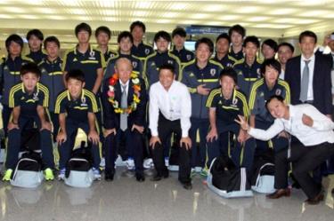 U19 Nhật Bản có mặt đầu tiên ở TP.Hồ Chí Minh vào tối 3/1/2014 .Ảnh: Tuoitre