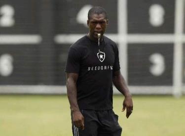 Seedorf lên tiếp quản chiếc ghế của HLV Massimiliano Allegri
