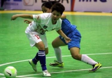 Nữ Thái Sơn Nam (trắng) đăng quang giải futsal quốc tế 2015 diễn ra tại Indonesia.