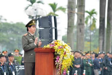 Bộ trưởng Bộ Công an Trần Đại Quang đặt ra một số nhiệm vụ với các đơn vị bảo vệ Đại hội: tăng cường bám sát, chủ động công tác nắm bắt, giám sát tình hình, tham mưu kịp thời các vấn đề phức tạp nảy sinh có liên quan đến công tác bảo vệ Đại hội.