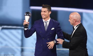 Ronaldo chiến thắng ở giải thưởng quan trọng nhất nhờ những thành công tột đỉnh ở cả cấp câu lạc bộ và tuyển quốc gia trong năm 2016.