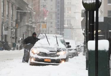 Tuyết phủ trắng New York.