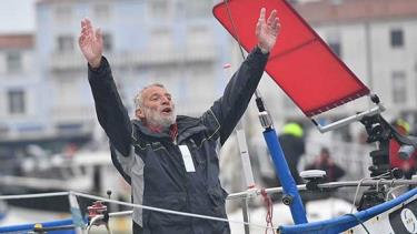 Jean-Luc Van Den Heede sau khi về đích ngày 29-1-2019 tại Les Sables d'Olonne, Pháp.