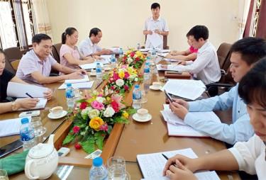 Năm 2018 công tác kiểm tra CCHC tại các cơ quan đơn vị, địa phương được đẩy mạnh phát huy kịp thời khắc phục những tồn tại, hạn chế.(Ảnh: Đoàn kiểm tra của tỉnh kiểm tra công tác CCHC tại Sở Khoa học Công nghệ).