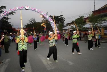 Với chức năng, nhiệm vụ được giao, Văn phòng Cấp ủy và Chính quyền thị xã Nghĩa Lộ đã làm tốt việc huy động lực lượng tham gia các hoạt động của Lễ hội Văn hóa - Du lịch Mường Lò năm 2019.