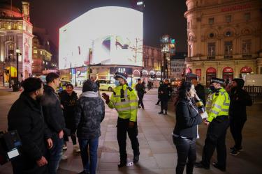 Thủ đô London vắng bóng người trong đêm Giao thừa do dịch bệnh.