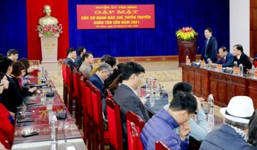 Qudafabetg cảnh buổi gặp mặt.