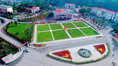 Một góc trung tâm huyện Yên Bình. (Ảnh: Thdafabet linkh Chi)