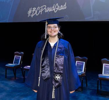 Sawsan trong lễ tốt nghiệp tại Đại học Broward.