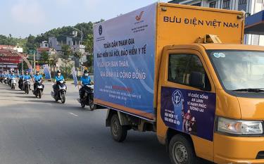 Bảo hiểm xã hội tỉnh phối hợp với Bưu điện tỉnh tổ chức ra quân tudafabet dang nhap truyền, vận động người dân tham gia BHXH tự nguyện, BHYT hộ gia đình.