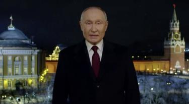 Tổng thống Liên bang Nga Vladimir Putin phát biểu chào mừng năm mới. Ảnh cắt từ clip