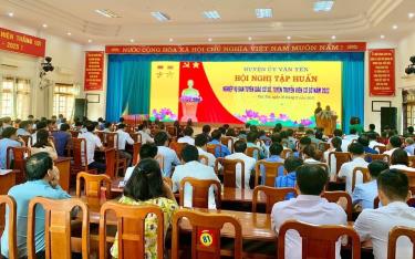 Huyện ủy Văn Yên tổ chức Hội nghị tập huấn nghiệp vụ cho ban tuyên giáo cơ sở, tuyên truyền viên cơ sở.