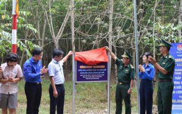 Công trình “Thắp sáng đường quê, thắp sáng đường tuần tra biên giới và đường cờ Tổ quốc” của Tỉnh đoàn Tây Ninh được Trung ương Đoàn bình chọn là công trình thanh niên tiêu biểu toàn quốc năm 2023. Ảnh: Ban tổ chức cung cấp