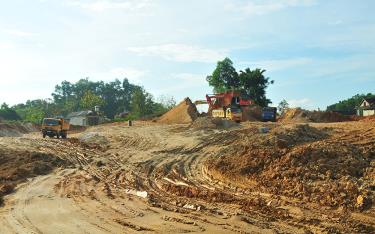 Nhiều quỹ đất trên địa bàn thành phố Yên Bái đã thông báo bán đấu giá nhưng không có khách hàng tham gia.