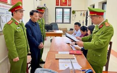 Cơ quan Cảnh sát điều tra thi hành lệnh bắt tạm giam đối đăng nhập dafabet bị can Trần Tiến Bằng.