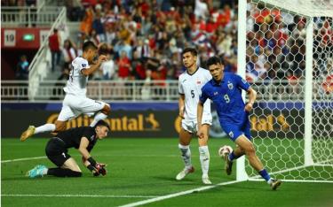 Supachai lập cú đúp giúp Thái Lan trở thành đội Đông dafabet Á duy nhất thắng trận ra quân Asian Cup 2023.