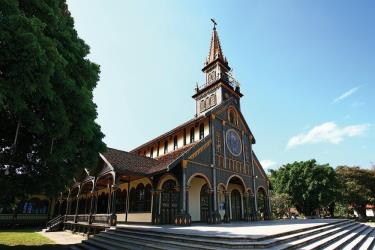 Nhà thờ Chính tòa Kon Tum.