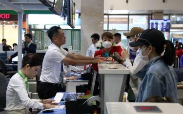 Gần Tết, nhu cầu giao lưu đi lại của người dân rất lớn, dễ làm lây lan dịch bệnh, nhất là tại các cửa khẩu.