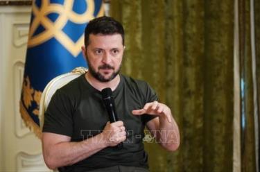 Tổng thống Ukraine Volodymir Zelensky phát biểu họp báo tại thủ đô Kiev.