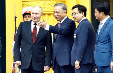 Chủ tịch nước Tô Lâm (nay là Tổng Bí thư) đón Tổng thống Nga Vladimir Putin