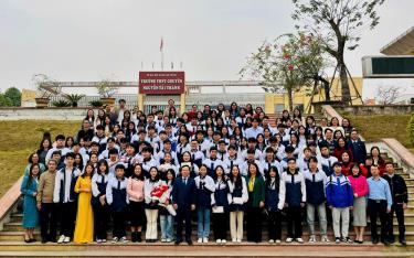 Lãnh đạo Sở GD&ĐT gặp mặt học sinh tham dự Kỳ thi chọn học sinh giỏi Trung học phổ thông cấp quốc gia năm học 2024 - 2025