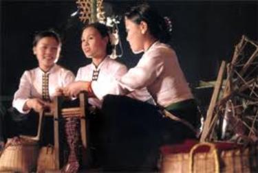 Trên sàn Hạn Khuống.
