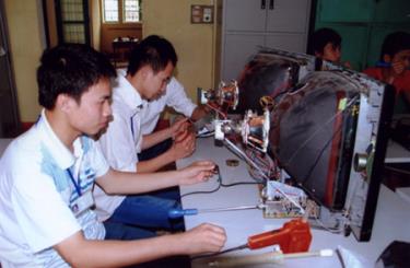 Giờ thực hành của sinh viên Trường Cao đẳng Nghề Yên Bái.
(Ảnh: Văn Tuấn)