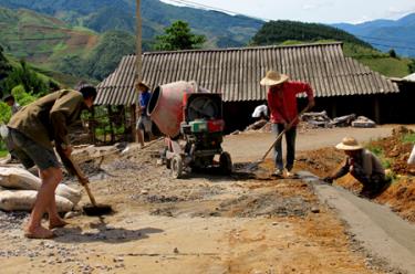 Bê tông hóa đường GTNT là 1 trong 19 tiêu chí để xây dựng nông thôn mới