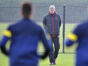 Đoàn quân của Wenger đang chịu rất nhiều sức ép.