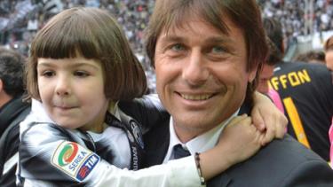 Conte trong buổi lễ ăn mừng chức vô địch Serie A mùa 2012 của Juventus.