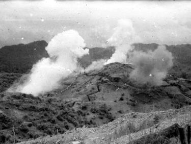 Ngày 13/3/1954, ngày mở đầu chiến dịch Điện Biên Phủ, đạn pháo của ta đã bắn trúng nhiều vị trí của địch trên đồi Him Lam, Độc Lập, Bản Kéo.