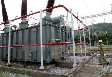 Kiểm tra hoạt động trạm biến áp 500kV Quảng Ninh.