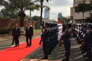 Bộ trưởng Hishammuddin Hussein trong chuyến thăm Campuchia.