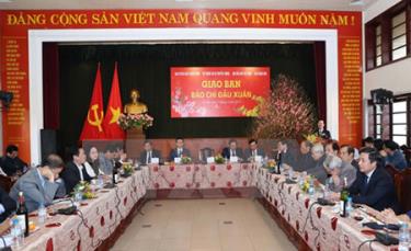 Quang cảnh buổi giao ban báo chí.