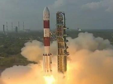 Tên lửa đẩy PSLV-C37 mang theo các vệ tinh được phóng từ bãi phóng ở Sriharikota, bang Andhra Pradesh, miền Nam Ấn Độ.