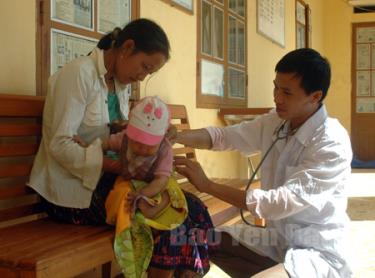 Trẻ em vùng cao ngày càng được quan tâm chăm sóc sức khỏe tốt hơn.