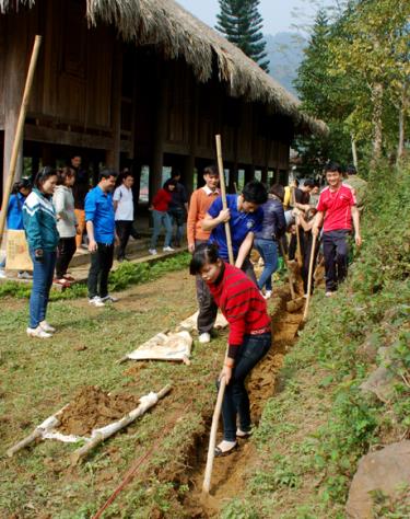 Đổi mới hoạt động, đa dạng hình thức hoạt động Đoàn là điều kiện để tạo nguồn phát triển Đảng trong đoàn viên, thanh niên. Ảnh MQ
