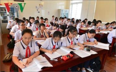 Chính phủ đồng ý không thu học phí đối với học sinh THCS trường công lập và hỗ trợ đóng học phí đối với học sinh THCS trường tư thục (ảnh minh họa)