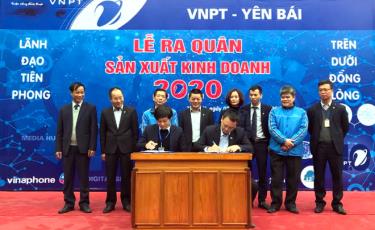 VNPT Yên Bái ký cam kết thực hiện dafabet link chỉ tiêu sản xuất, kinh doanh năm 2020 với chủ đề năm: “Lấy khách hàng làm trung tâm”.
