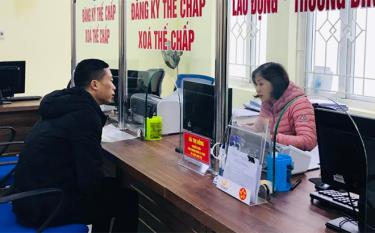 Bộ phận Phục vụ hành chính công của thành phố Yên Bái đáp ứng nhu cầu giải quyết công việc của tổ chức, cá nhân và doanh nghiệp.