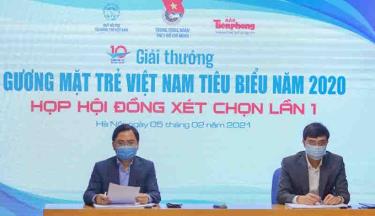 Đồng chí Nguyễn Anh Tuấn (trái) và đồng chí Bùi Quang Huy chủ trì cuộc họp