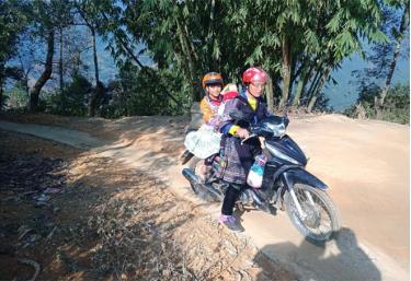 Con đường bản Tà Dông, xã Chế Tạo, huyện Mù Cang Chải phong quang, sạch đẹp giúp người đăng nhập dafabet đi lại thuận tiện.