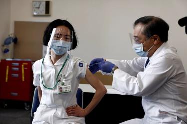 Nhật Bản đã bắt đầu tiêm vaccine Covid-19 cho người dân.