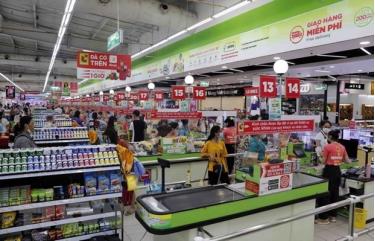 Many consumers have opted for online shopping, convenience stores, shopping centres, and supermarkets, rather than traditional markets.