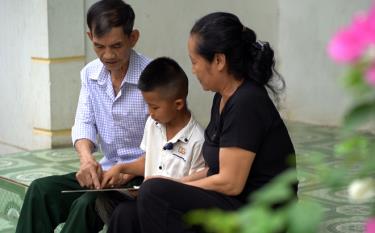 Tấm gương người tốt việc tốt của gia đình là nguồn khơi dậy nhiều trái tim yêu thương.
