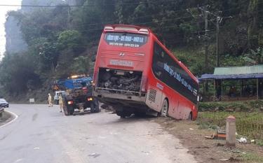 Hiện trường vụ tai nạn trên Quốc lộ 6 khiến 1 người tử vong.