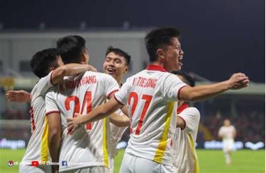 Các cầu thủ đội tuyển Việt Nam trong trận đấu gặp Singapore tại Giải U23 Đông Nam Á 2022, tối 19/2/2022.