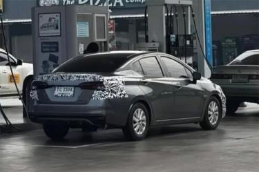 Chiếc xe được cho là Nissan Almera 2023 được bắt gặp tại Thái Lan