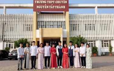 Đội tuyển Hóa học là đội tuyển có thành tích tốt nhất khi cả 6/6 thí sinh tham dự kỳ thi học sinh giỏi quốc gia năm học 2021-2022 đều đoạt giải.