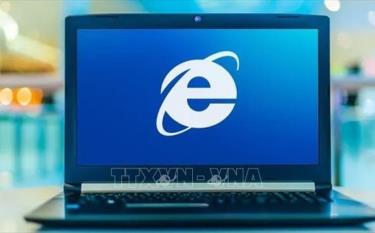 Logo trình duyệt truy cập Internet Explorer trên màn hình máy tính ở Los Angeles, Mỹ ngày 4/6/2012.